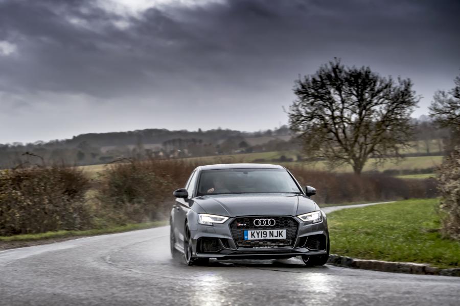  Audi RS3 Sedan Sport Edition (8V) 2019 года  (UK) (фото 16 из 40)